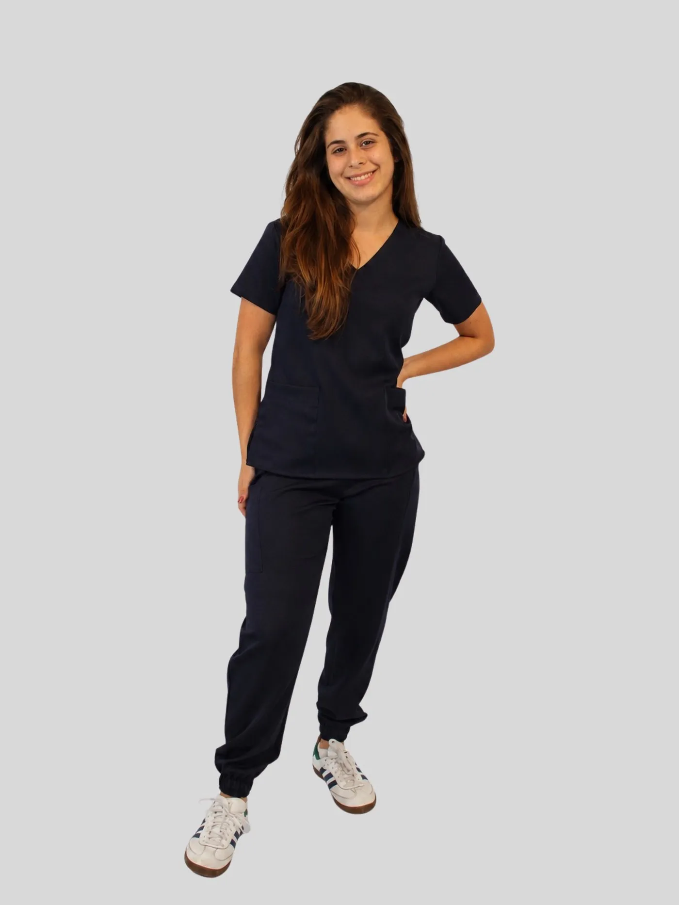 Scrub Basic Feminino, visto de frente