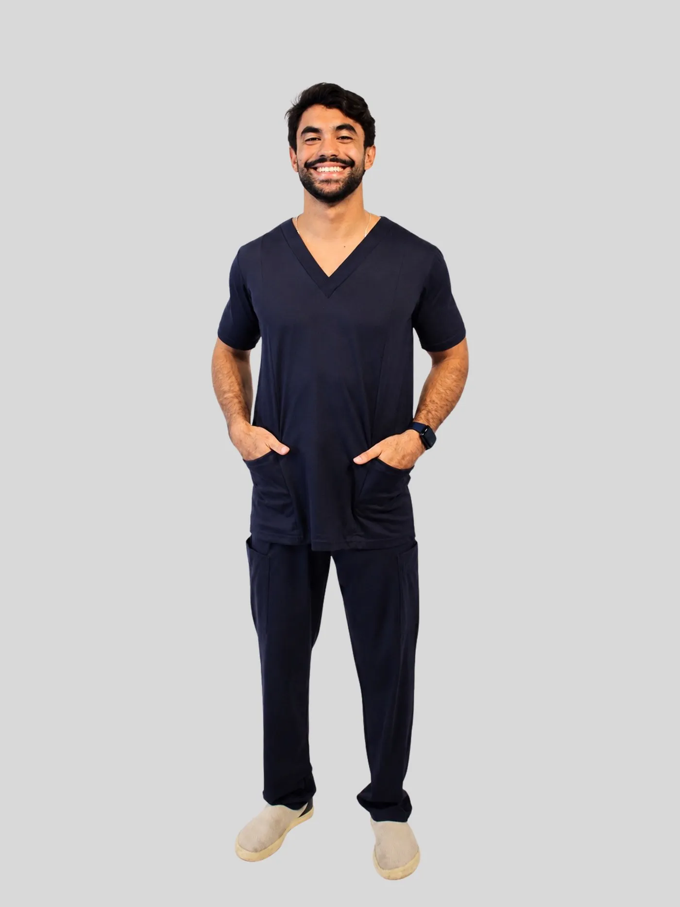 Scrub Supreme Masculino azul marinho, visto de frente